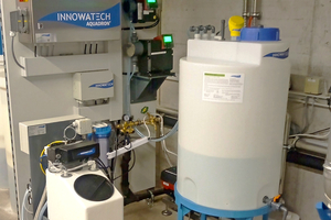  Zeitgemäße Wasserdesinfektion: Die Aquadron CGK-Anlage von Innowatech stellt vor Ort das pH-neutrale Anolyte her. 