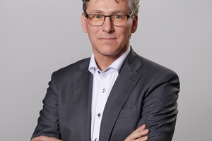  Dr. Peter Arens. 