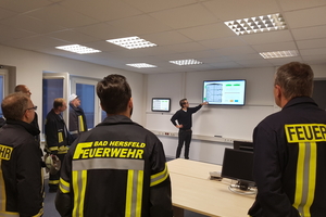  Wie funktionieren Druckbelüftungsanlagen, was gilt bei der Planung und dem Anlagenbetrieb zu beachten. Hersteller bieten zum Teil für alle Zielgruppen Schulungen an, wie hier z. B. Trox X-Fans in Bad Hersfeld. 