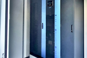  Bei einem HBS-System dürfen netzparallele Erzeuger wie Photovoltaik, Windkraftanlagen und Blockheizkraftwerke hinter der USV im Sekundärnetz betrieben werden. 