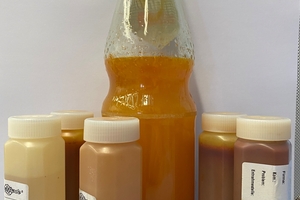  Bild 3: Kein „Multivitaminsaft“, sondern Proben von Umlaufwasser, wie sie im Laboralltag vorkommen. Alle Proben zeichnen sich durch auffallend niedrige pH-Werte aus. 