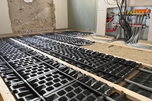  Trockenbausysteme sind leichte Konstruktionen, die schnelle Installationen ohne Estrich ermöglichen. 
