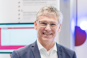  Dr. Peter Arens, Hygieneexperte bei der Schell GmbH & Co. KG Olpe und ö. b. u. v. Sachverständiger für das Teilgebiet Trinkwasserhygiene. Er ist Mitglied im Arbeitskreis des DVGW W 551-1 (A) (Entwurf). 