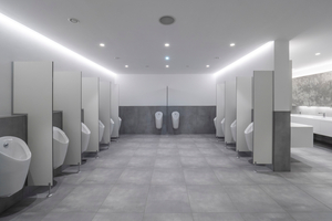  Bei den Sanitäranlagen sind nun alle Hygienespülungen, elektronische Armaturen sowie WC- und Urinalsteuerungen kabelgebunden vernetzt. 