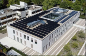 Bild 9: Rathaus in Offenbach a. d. Queich mit 200 m2 PVT-Luft/Sole-Kollektoren.  