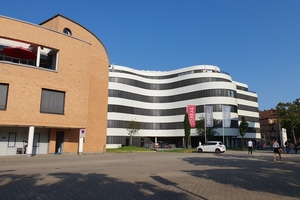  Die Stadtwerke Karlsruhe realisieren bei der Kälteerzeugung u. a. für das GartenCarée Energieeinsparungen durch einen digitalen Zwilling und Künstliche Intelligenz. 