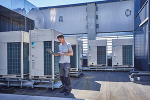   Im Bürogebäude des EDC sorgen neun luftgekühlte „VRV 5“ Systeme mit Wärmerückgewinnung sowie vier weitere Systeme, die mit den Lüftungsgeräten verbunden sind, für optimale Raumklimabedingungen.  