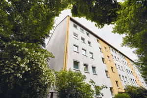  Klassisches Sanierungsobjekt: Das mehrgeschossige Gebäude in der Kolberger Straße wird kernsaniert. 