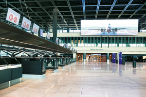  Großzügige Flächen und eine klare Wegeführung prägen den Charakter der Check-in-Halle von Terminal 3 am Flughafen Frankfurt. 