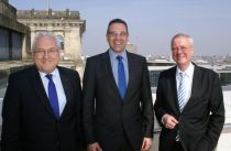 Auf dem Reichstag (v.l.n.r.): BDH-Pr?sident Manfred Greis, Dr. Joachim Pfeiffer und Hauptgesch?ftsf?hrer Andreas L?cke