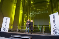 CEO und Inhaber der Kaimann GmbH, G. J. Kaimann, und Ehefrau Sylvia Kaimann begr??ten rund 350 G?ste auf dem Richtfest des neuen Logistikzentrums, das das Unternehmen zurzeit in H?velhof errichtet.