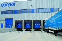 Das neue Logistikzentrum der Uponor GmbH wurde Mitte April 2015 am Firmenhauptsitz in Deutschland in Betrieb genommen. 