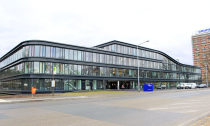Das im Dezember 2014 eingeweihte easyCredit-Haus in Nürnberg ist die Firmenzentrale der Raten­kreditbank Team Bank AG.
