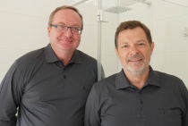 Die beiden Gebietsleiter Joachim Arbeiter (links) und Thomas Behr (rechts) verst?rken die Artweger Vertriebsmannschaft in Deutschland.