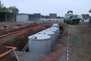  Regenspeicher als Mehrbehälteranlage mit Filterschacht, Fassungsvermögen 90 m³ 