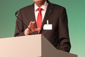  Dr. Jürgen Schöne, Leiter Vor- und Funktionsentwicklung bei ebm-papst, infomierte über Toleranzen bei Ventilatoren. 