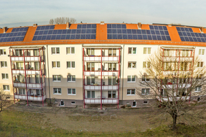  Die Stadtwerke Burg GmbH und Burger Wohnungsbaugenossenschaft eG kooperieren bei diesem Projekt mit 35 Mieterstromanlagen. 