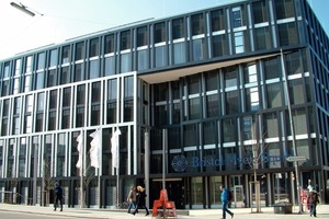  Der Bristol-Myers Squibb Neubau in der Münchener Innenstadt ist mit der DGNB Silbermedaille ausgezeichnet 