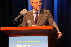  Norbert Röttgen, Bundesminister für Umwelt, Naturschutz und Reaktorsicherheit appellierte an die Bundesländer, ihre Verweigerungshaltung bzgl. der steuerlichen Absetzbarkeit von energetischen Sanierungsmaßnahmen aufzugeben 
