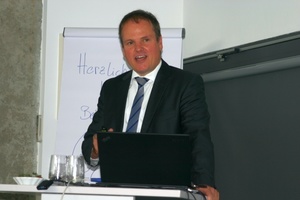  Prof. Dr.-Ing. Dirk Müller, E.ON Energy Research Center, sprach als Gastredner über „den Nutzer als Störgröße“. 