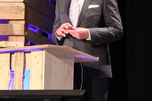  Daikin-Marketingleiter Bernhard Schöner führte als Moderator durch das dreitägige Programm. 