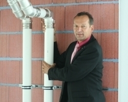  Georg Goldbach, Gesamtvertriebs- und Marketingleiter Deutschland und Mitglied der Geschäftsführung Uponor 