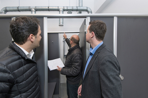  Die für den Betrieb der Trinkwasserwärmepumpe notwendigen Luftmengen werden direkt über den Duschplätzen abgesaugt. 