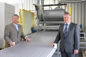  Lothar Kossack, Gesellschafter der ibb Modul Air KG (rechts), und Hans Robert Pütz bei der Inbetriebnahme der neuen Fertigungsanlage in Abstatt 