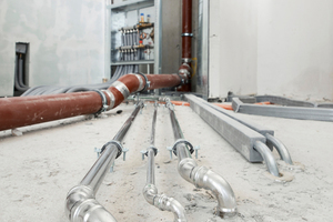  Aufgrund des harten Trinkwassers in Frankfurt wurde die Hauptverteilung aus dem Edelstahl-Rohrleitungssystem „Sanpress Inox“ installiert.  