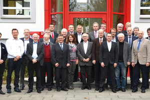  (v.l.n.r.): S. Keshawarz, Prof. Dr.-Ing. F. Hausmann, Prof. Dr.-Ing. U. Busweiler, Prof. Dr.-Ing. U. Eser, M. Wilke, Prof. Dr.-Ing. M. Reichel, Prof. Dr.-Ing. S. Schädlich, Prof. Dr.-Ing. R. Döring, Prof. Dr.-Ing. K.-J. Albers, R. Frigger, Prof. Dr.-Ing.  