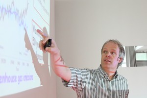  Prof. Gerrit Lohmann beim „Anschauungsunterricht“ 