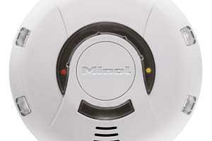  Die Sensoren des „Minoprotect 3 radio“ erkennen, ob die Rauchkammer verschmutzt ist oder ob sich im Umkreis Gegenstände befinden, die im Brandfall den Raucheintritt behindern könnten.  