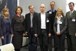 Im Bild (v.l.n.r.): Mascha Reineck (HTW), Prof. Dr. Andrea Pelzeter (HWR), Prod. Dr. habil. Michael May (HTW), John Poltermann (HTW), Florian Holzer (HTW), Susanne Wolf (Beuth Hochschule), Prof. Kai Kummert (Beuth Hochschule) 