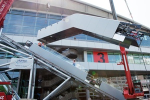  Aufbau der Rolltreppe an der Halle 3 