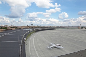  Ehemaliger Flugsteig – Hier landeten einst Rosinenbomber und Prominente aus aller Welt.  