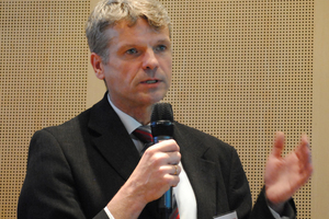  Prof. Dr.-Ing. Viktor Grinewitschus von der Hochschule Ruhr West und EBZ Business School 