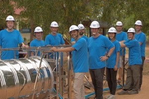  Neun Kunden und fünf Xylem-Mitarbeiter waren gemeinsam am Werk, um die neuen Wassertürme aufzustellen. | Quelle: Xylem 