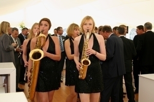  Vier Damen mit Saxophon sorgten für den musikalischen Rahmen der Veranstaltung 
