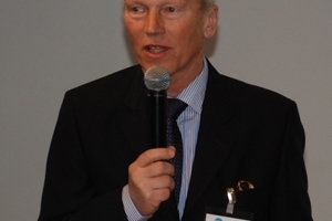  Der GRE-Vorsitzende und Leiter des Fraunhofer-Instituts für Bauphysik Prof. Dr. Gerd Hauser  