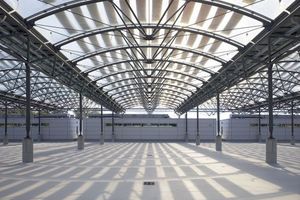  Das Solardach des Carports des Abfallwirtschaftsbetriebs München (AWM) 