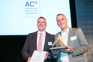  Die Sieger des "AC2 Innovations Awards" Dr. Stefan Hardt und Markus Werner von MeteoViva
(Foto: Agit mbH) 