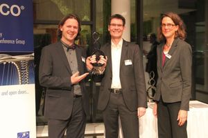  Professor Timo Leukefeld und Stephan Riedel bei der Verleihung des „Renergy Award“  