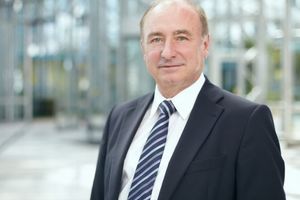  Dr. Klaus Hermsdorf wird seinen Vertrag als Geschäftsführer der YIT Germany über 2013 hinaus nicht verlängern 