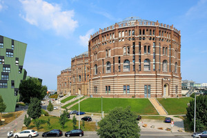  Die Gasometer sind das Wahrzeichen des Stadtteils Wien Simmering  