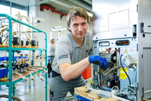  Seit Mitte 2013 werden die Brennstoffzellen-Heizgeräte bei Vaillant im Remscheider Stammwerk in einer Kleinserien-Produktion hergestellt.<br /> 