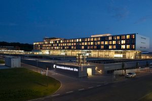  Abendstimmung an der Klinik 