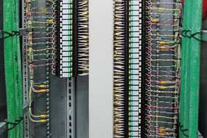  Schutz der Daten- und MSR-Leitungen: diese Aufgabe erledigt im zweiten Coentunnel das Schutzgerät „Plugtrab PT FM“. 