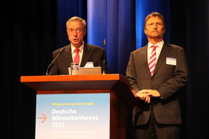  Andreas Lücke, BDH-Geschäftsführer, und Günther Mertz, FGK-Geschäftsführer, führten durch das Programm der Deutschen Wärmekonferenz 