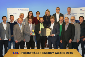  Die T.P.I.-Ingenieure freuen sich über den „Energy Award 2016“. 