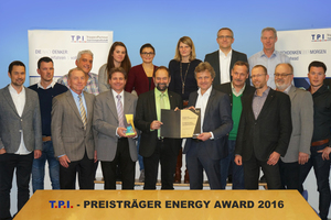  Die T.P.I.-Ingenierue freuen sich über den  ?Energy Award 2016?. 